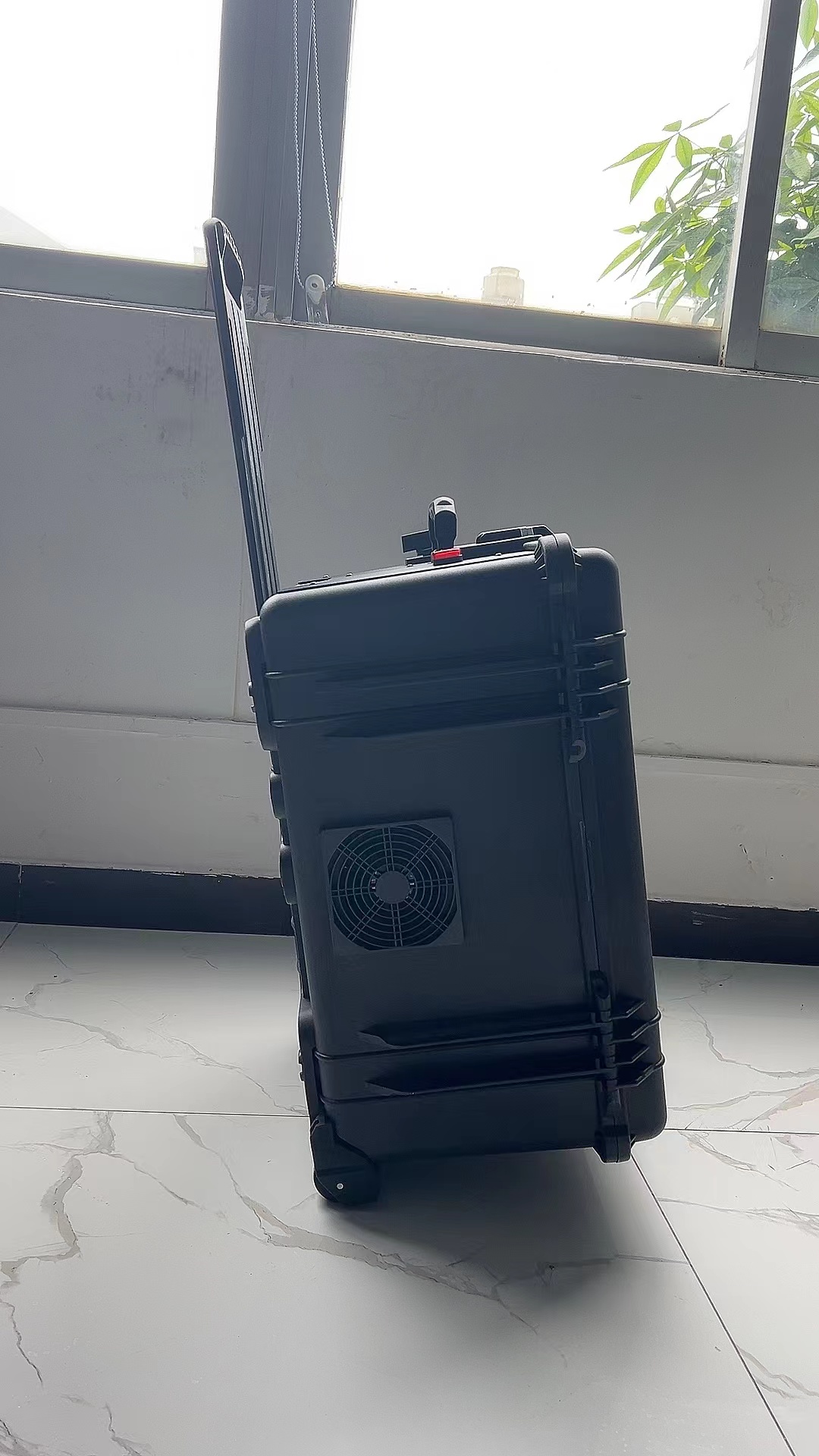 鄂城手拉箱型移动通信干扰器